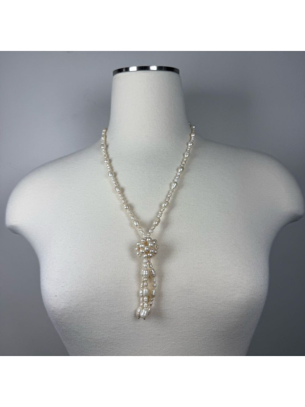 Elegant Pearl Cluster Necklace
